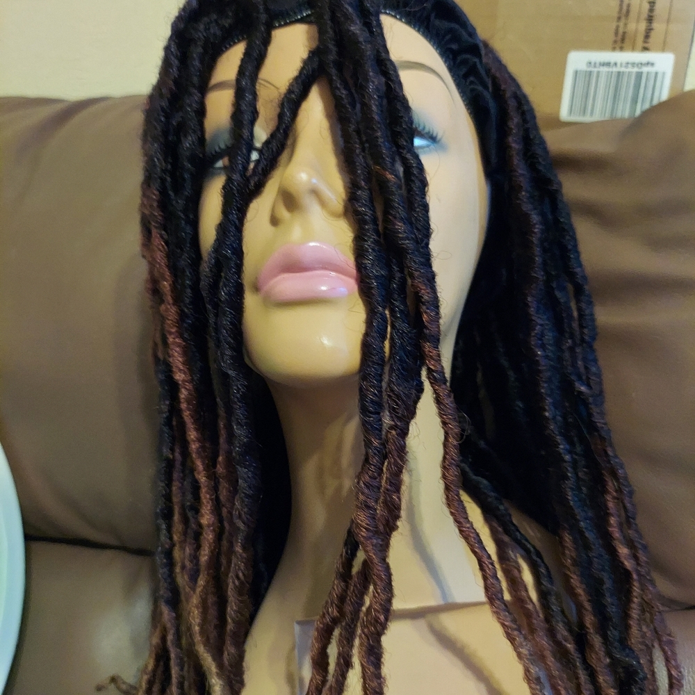 Wig - Picture 3 of 4